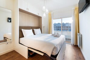 1 bedroom, iron/ironing board, Internet, bed sheets