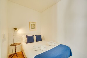 2 soverom, strykejern/-brett, internettilgang og sengetøy