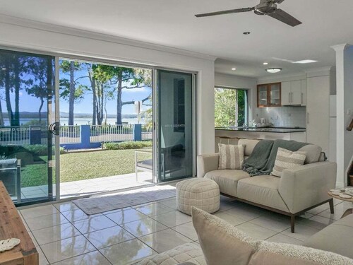 Welcome to "Bay Views on Esplanade"