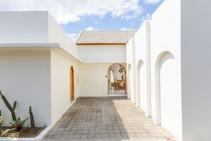 บริเวณภายนอก