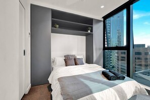 2 bedrooms, iron/ironing board, free WiFi, bed sheets