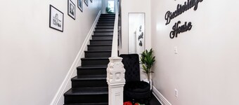 2-bedroom house in amazing Louisville with 2 King beds and 2 pull out queens