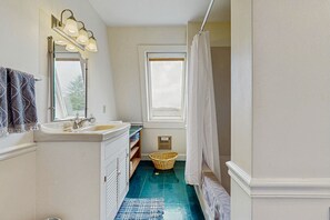 Hair dryer, towels