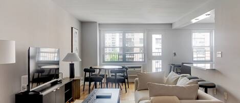 Télévision, chaîne hi-fi