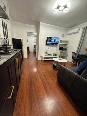 Smart TV - Happy home 1BD– Private Entry (San Gabriel)