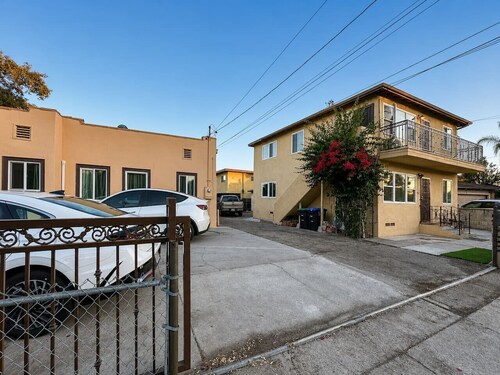 Budget-Friendly Apartment Near The Temple City