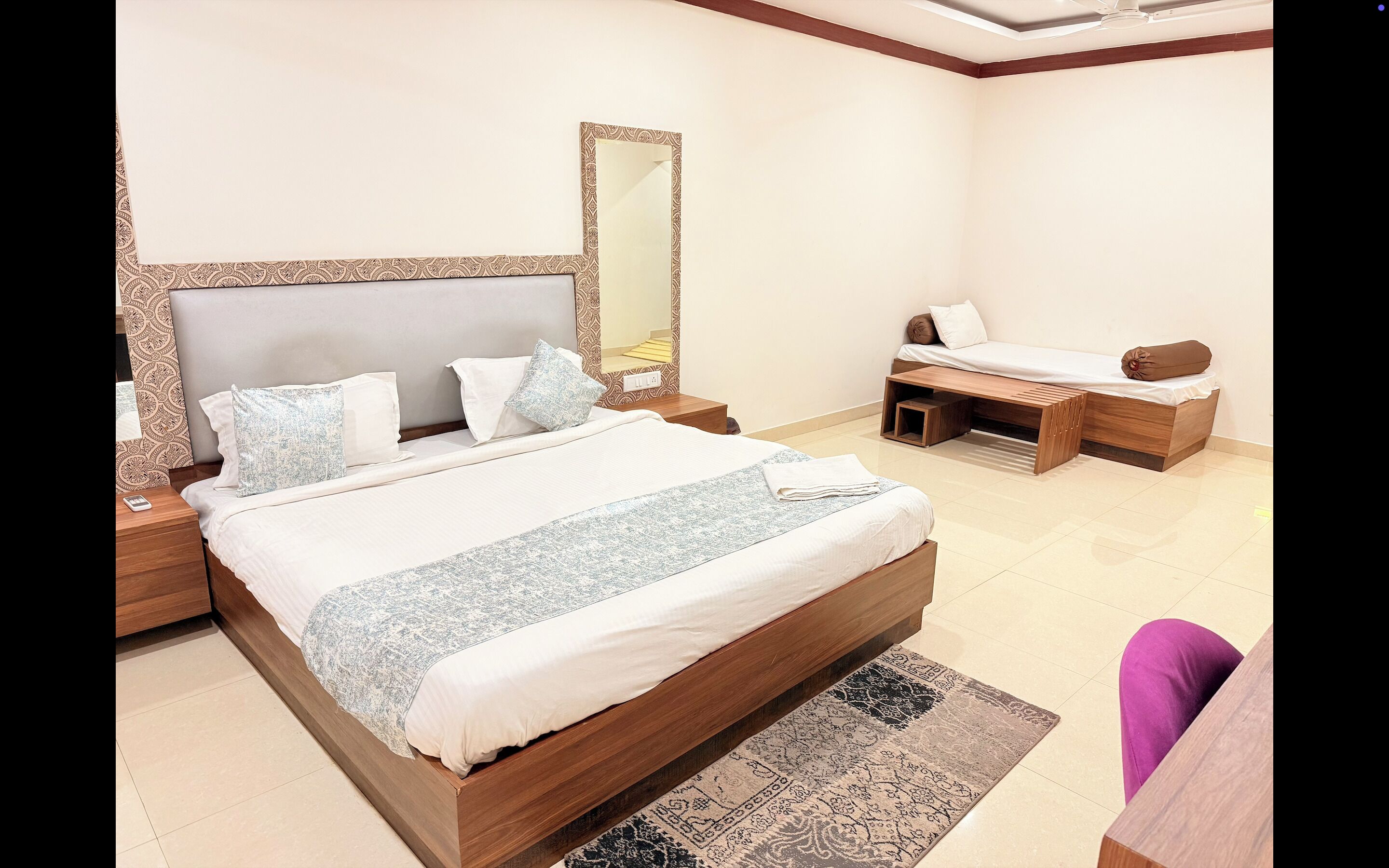 Deluxe Double Room | Free WiFi