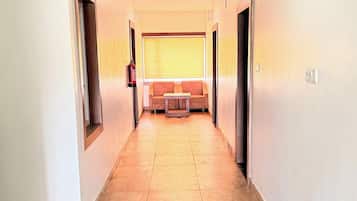 Deluxe Double Room | Living area