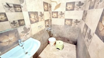Deluxe Double Room | Bathroom