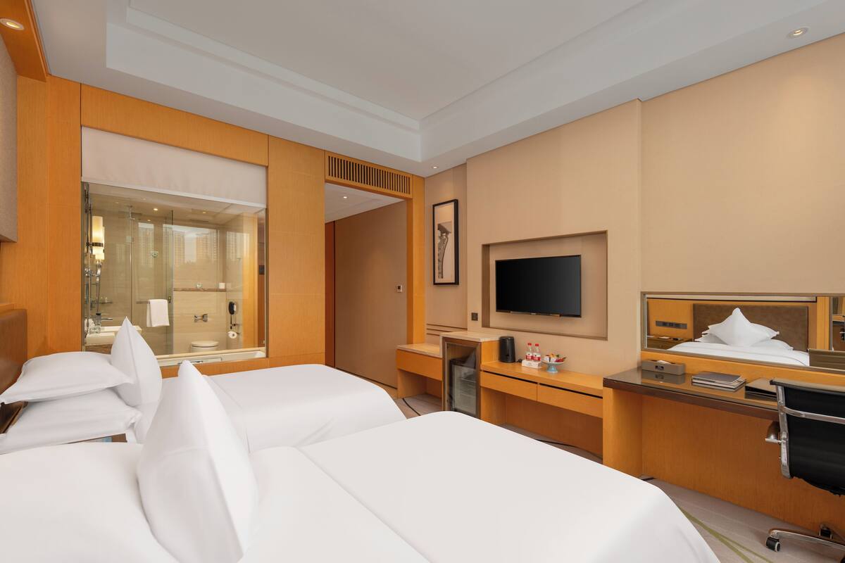 Premium bedding, minibar, in-room safe, desk