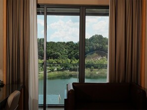 Chambre Double « Premier », balcon, vue lac | Literie de qualité supérieure, minibar, coffres-forts dans les chambres