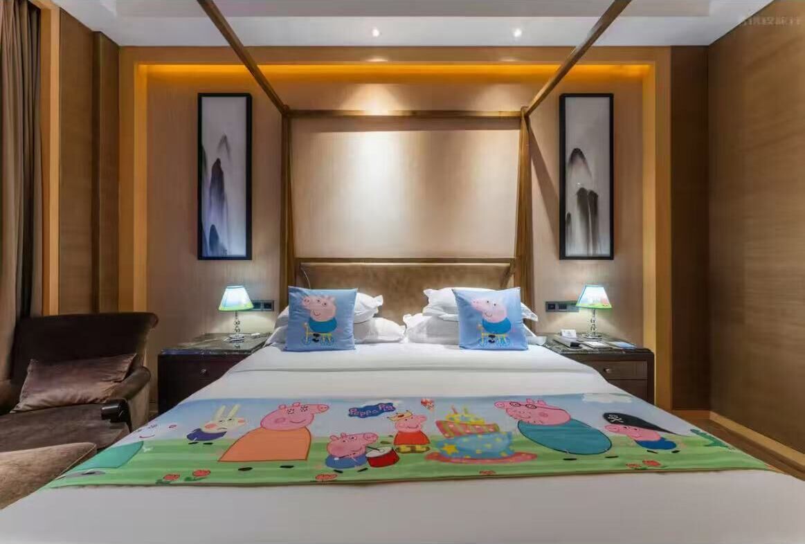 Ropa de cama de alta calidad y minibar 