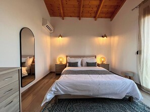 3 bedrooms, iron/ironing board, travel crib, WiFi