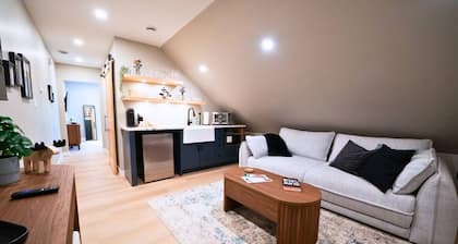 Stay Above The Village Pantry - Suite 2