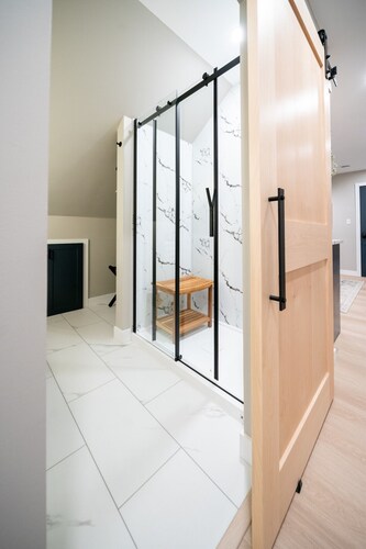 Stay Above The Village Pantry - Suite 2