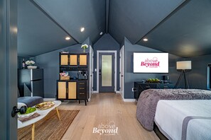 2 عدّة غرف نوم ومكتب وواي فاي مجانًا وملاءات أسرّة