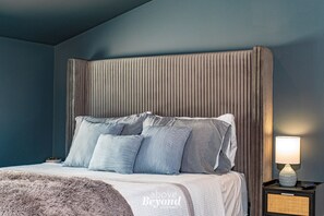 2 عدّة غرف نوم ومكتب وواي فاي مجانًا وملاءات أسرّة