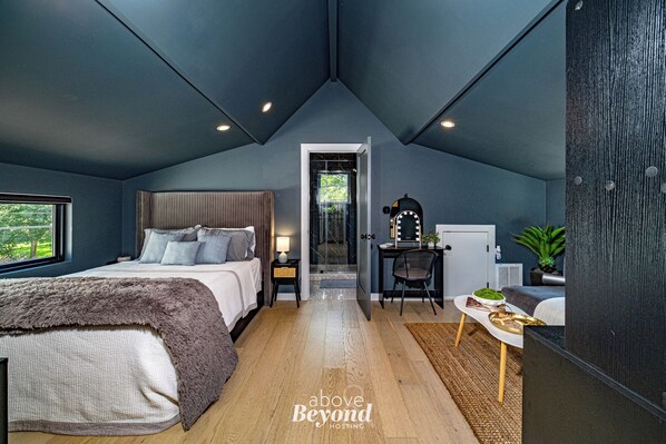 2 bedrooms, desk, free WiFi, bed sheets