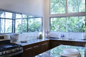 Micro-ondas, fogão, cooktop