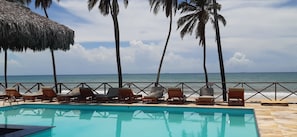 Pool - Apt. In a Beachfront Condominium in the best of Cumbuco. (Praia de Cumbuco Caucaia)