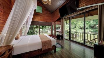 Minibar, escritorio, tabla de planchar con plancha y wifi gratis