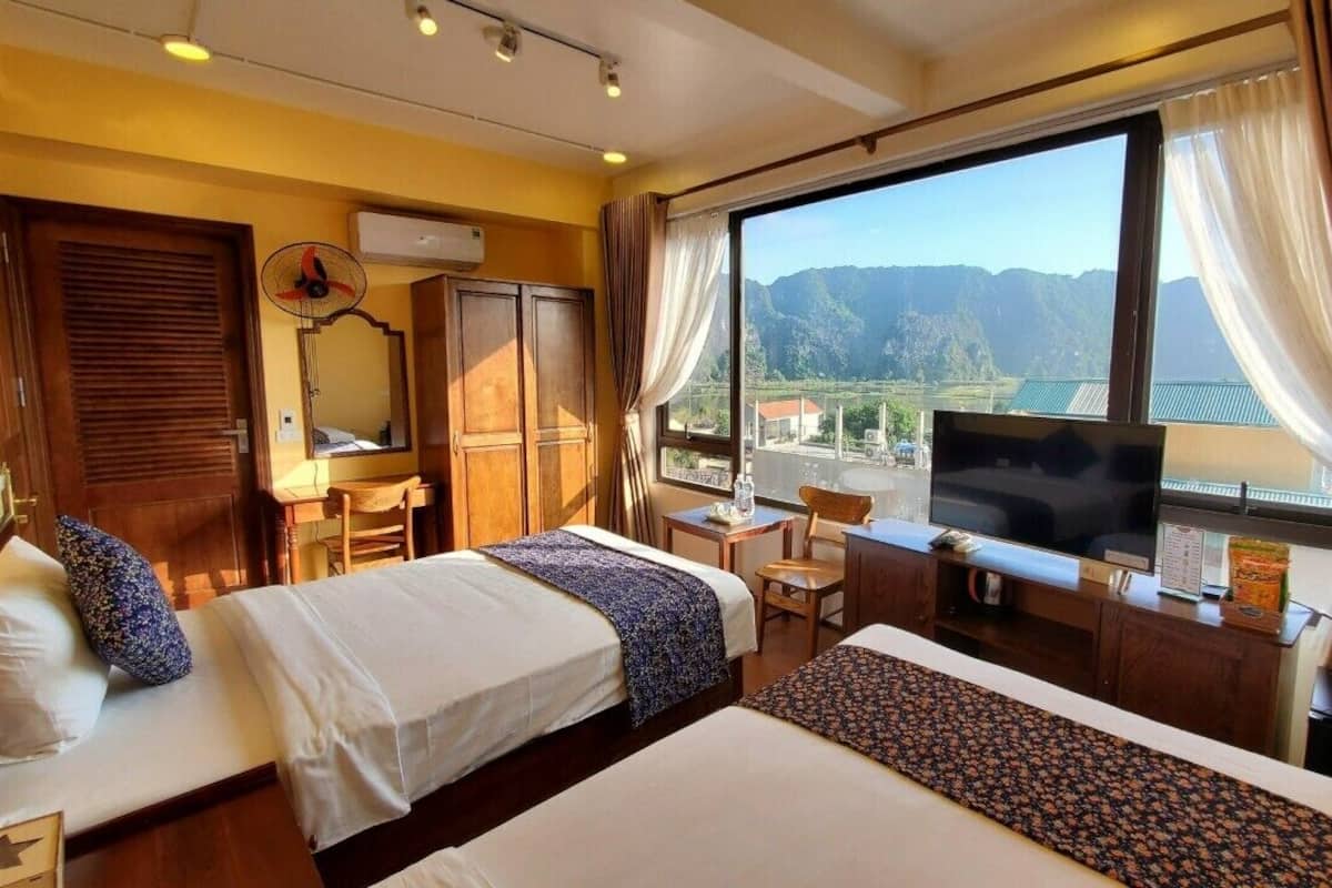 Superior Twin Room | Minibar, desk, iron/ironing board, free WiFi