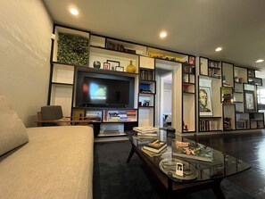 TV