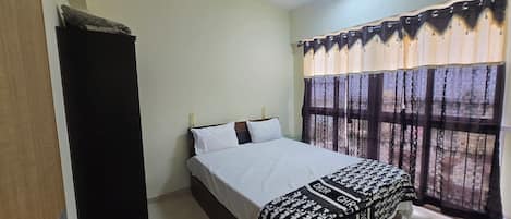 Ferros/tábuas de passar roupa, Wi-Fi, roupa de cama