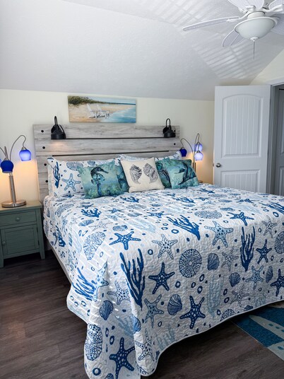 Makaria's Mermaid Beach Hideaway: Cute 2-bedroom cottage home in Myrtle Beach!