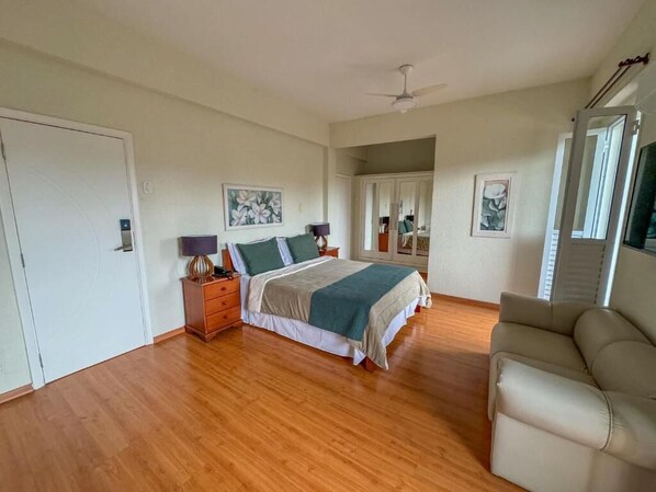 Kamar Double Mewah | Minibar, meja kerja, Wi-Fi gratis, dan seprai linen