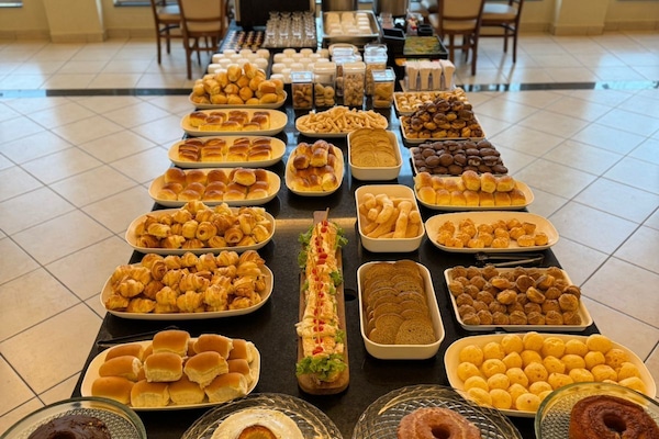 Petit déjeuner buffet compris tous les jours