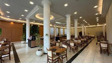 Desayuno buffet incluido todos los días