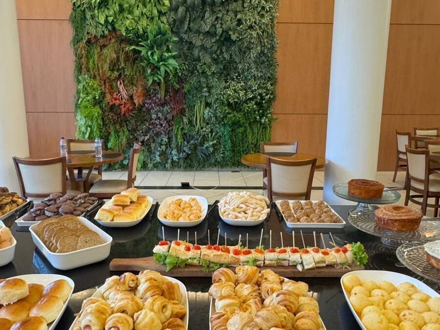 Tägliches inbegriffenes Frühstücksbuffet