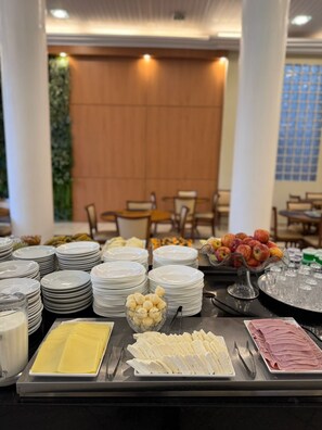 Petit déjeuner buffet compris tous les jours