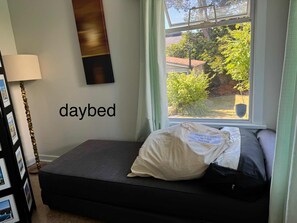 2 bedrooms, iron/ironing board, travel cot, free WiFi