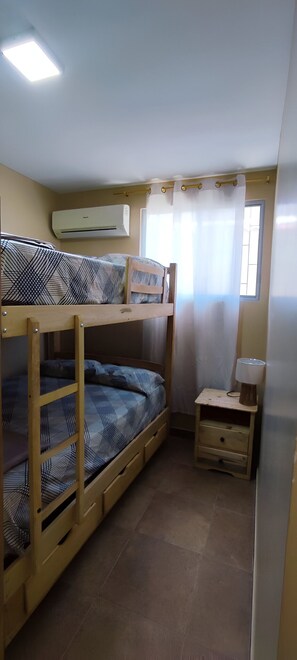 3 chambres, bureau, accĂšs au Wi-Fi (inclus), literie fournie