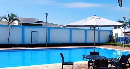 Salinas - Villa with patio - Private urbanization with security, near the boardwalk, WiFi.