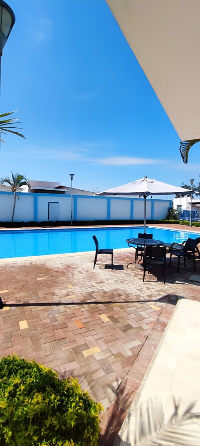 Salinas - Villa with patio - Private urbanization with security, near the boardwalk, WiFi.
