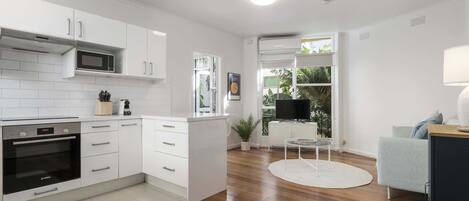 Fridge, microwave, oven, stovetop