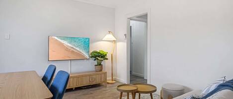 Téléviseur, bureau