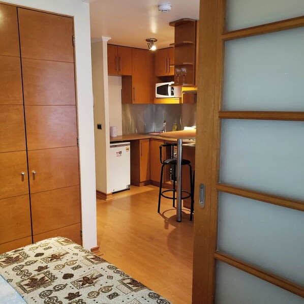 1 chambre, fer et planche à repasser, Wi-Fi, draps fournis