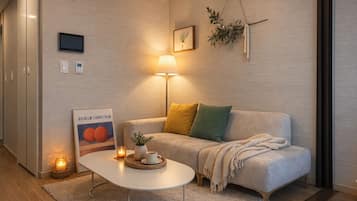 Family Studio | Down comforters, laptop workspace, free WiFi, bed sheets