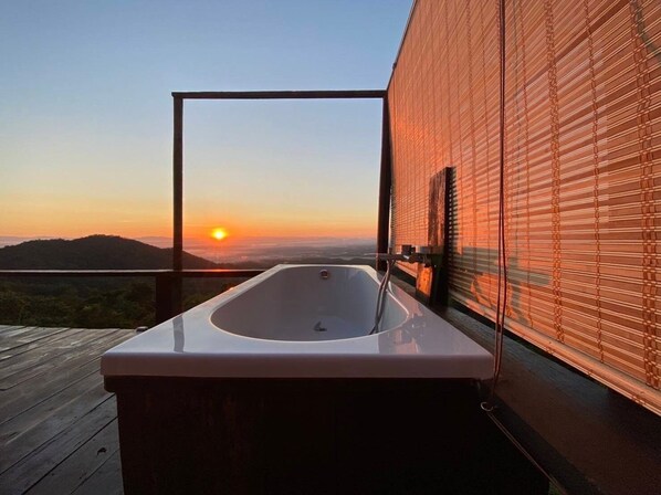 Bañera de hidromasaje privada