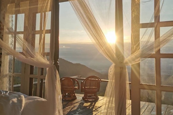 Executive Suite, Hot Tub, Mountain View | Premium bedding, minibar, individually decorated, individually furnished