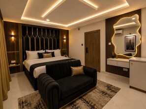 Superior Room, City View | Desk, laptop workspace, free WiFi - Villa Palazzo Hotel 2.0  (Ikeja)
