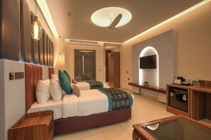 Superior Twin Room | Desk, laptop workspace, soundproofing, free WiFi