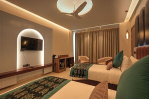 Superior Twin Room | Desk, laptop workspace, soundproofing, free WiFi - RC Dream Place (Greater Noida)