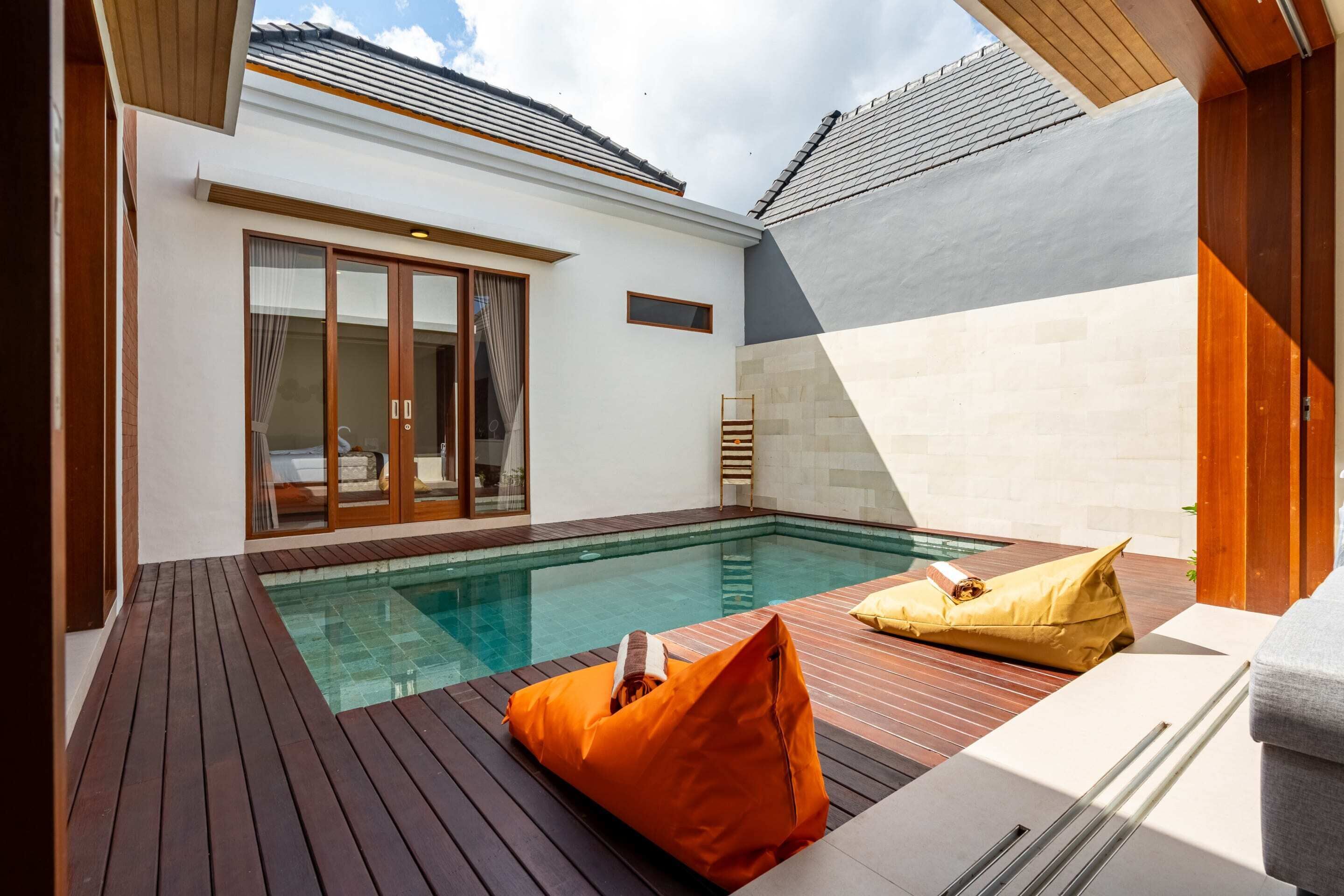 基本別墅 | 泳池