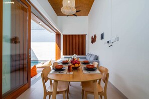 Basic Villa | Dining