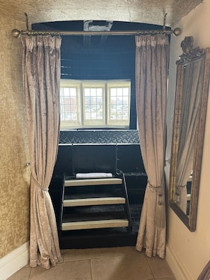 In-room safe, desk, iron/ironing board, free WiFi